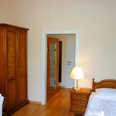 Schloss Spyker 3*