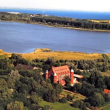 Ξενοδοχείο Schloss Spyker 3*