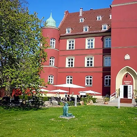 Schloss Spyker 3* Glowe