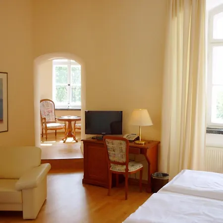 Schloss Spyker 3*
